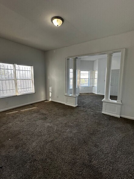 Building Photo - 432 S Highland Ave