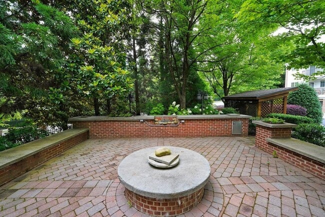 Building Photo - 307 Le Gran Bend