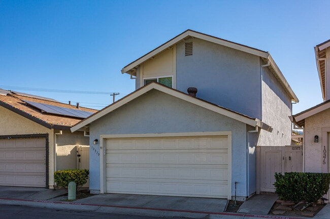 Building Photo - Charming Two Story Home!