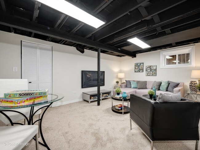 Building Photo - 4036 W 57th St