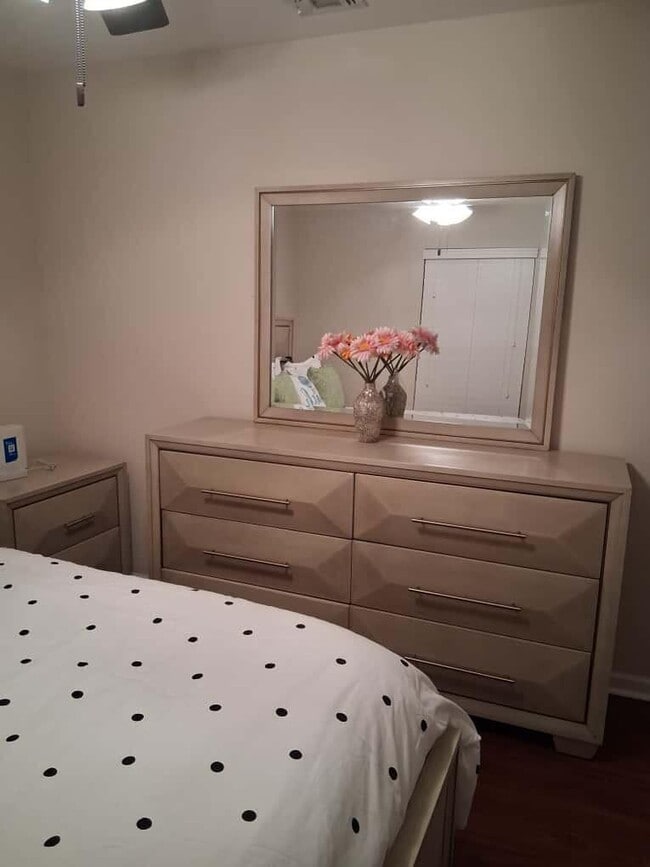 Building Photo - 3661 SW Camastro St