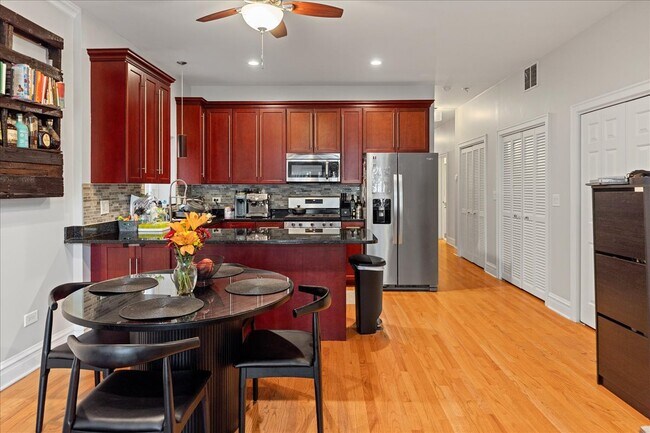 Building Photo - 4226 N Ashland-3A