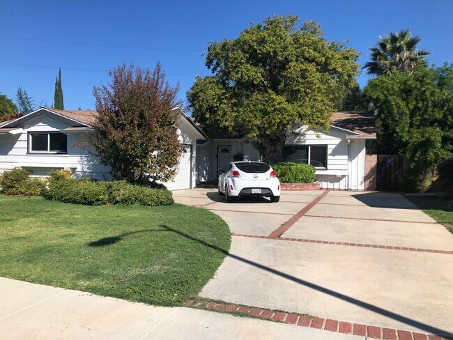 Front - 5646 Maynard Ave