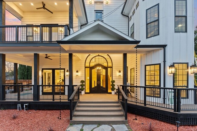 Building Photo - $11,995 - Stunning Executive Estate in Wil...