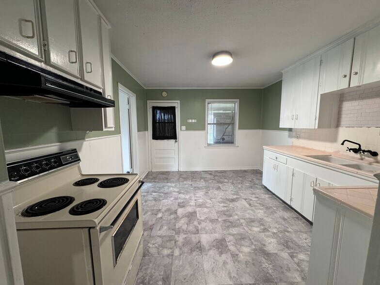 Building Photo - 1105 Milam St
