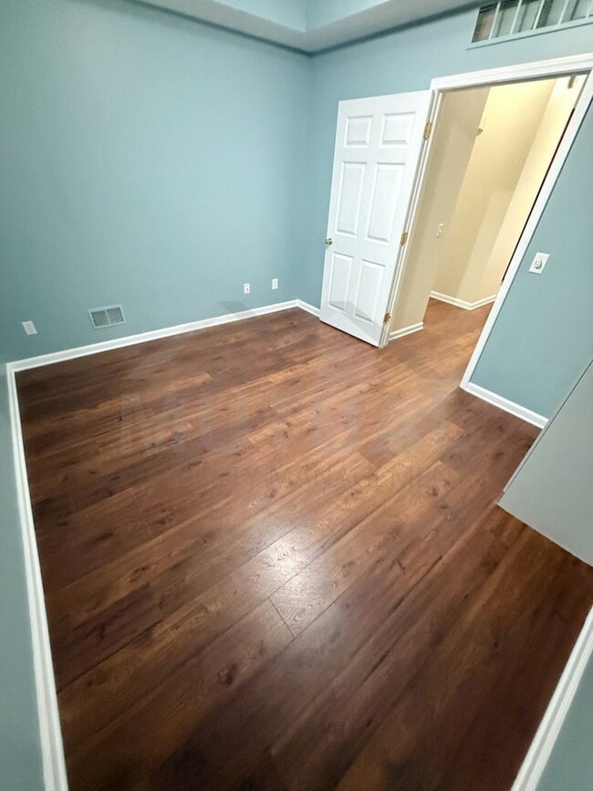 Building Photo - 1160 Alameda Blvd