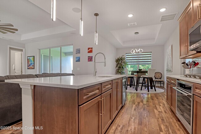 Building Photo - 1752 Killian Dr