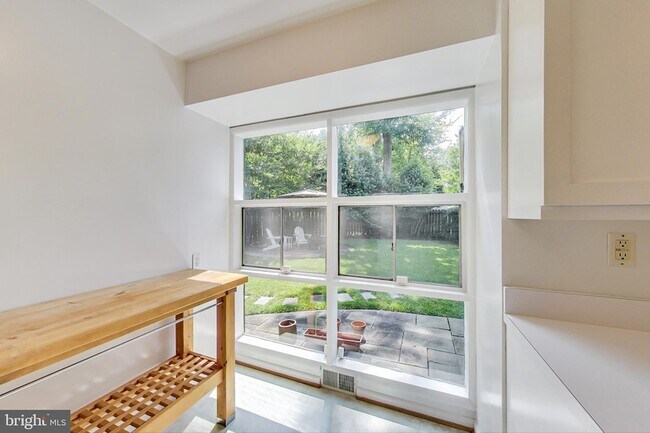 Building Photo - 6515 E Halbert Rd