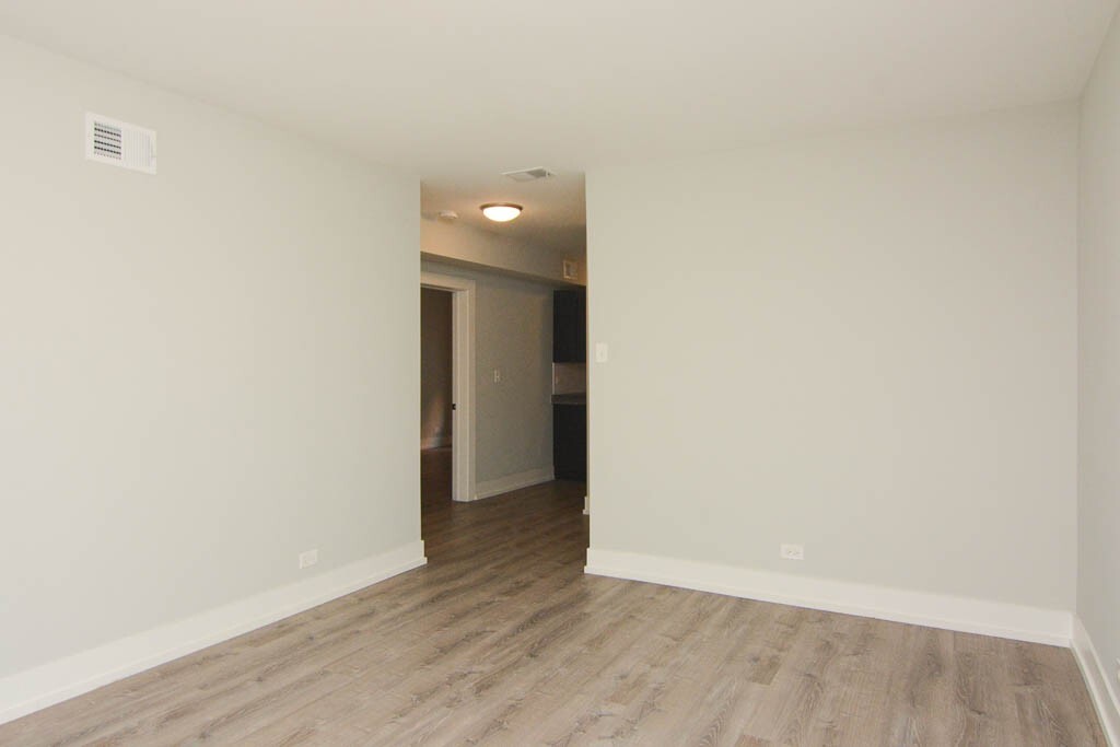 Building Photo - 1128 Maple Ave