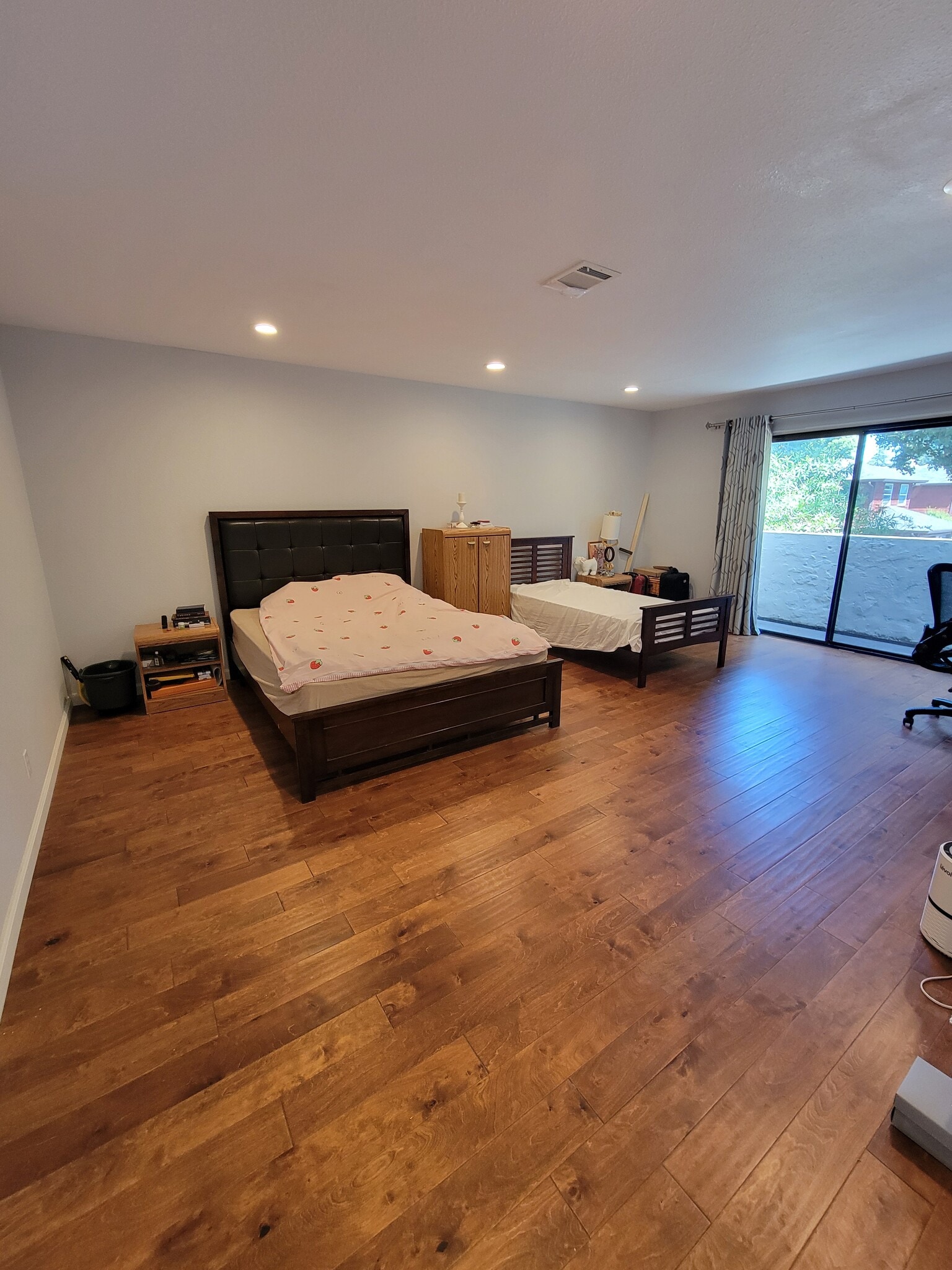 Building Photo - 575 Villa Real