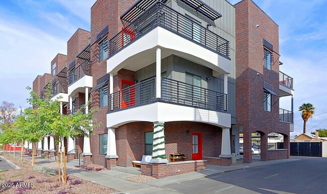 Building Photo - 475 N 9th St