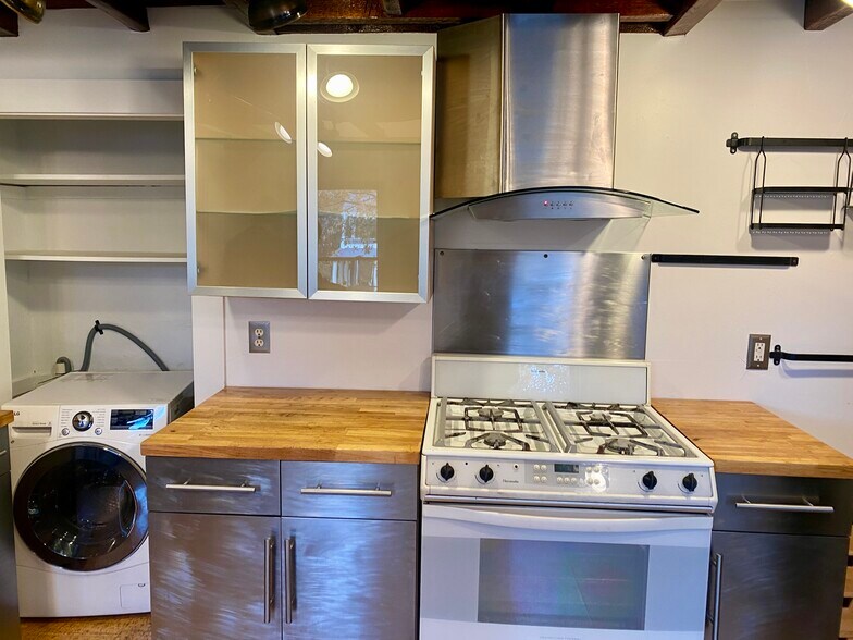 Primary Photo - 18 Tremont St