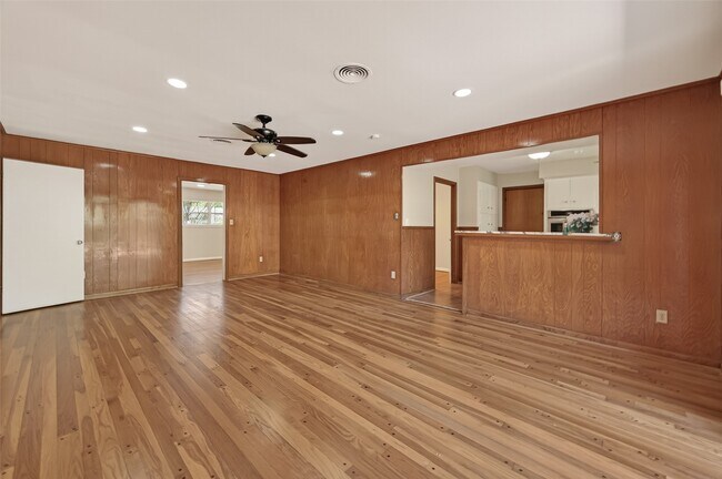 Building Photo - 5646 Hazen St