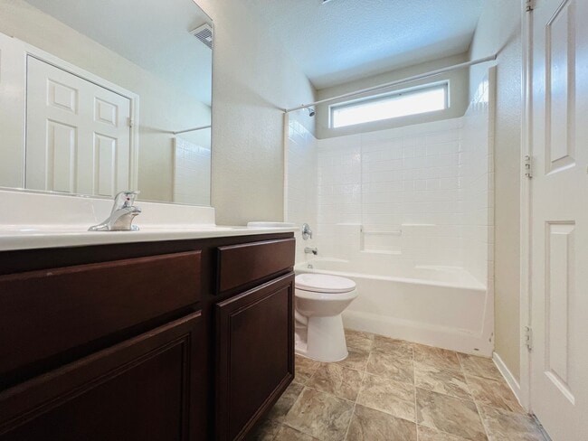 Building Photo - Blue Diamond & Durango 2-story, 3 Bedroom + Den SW home ready for immediate move in!