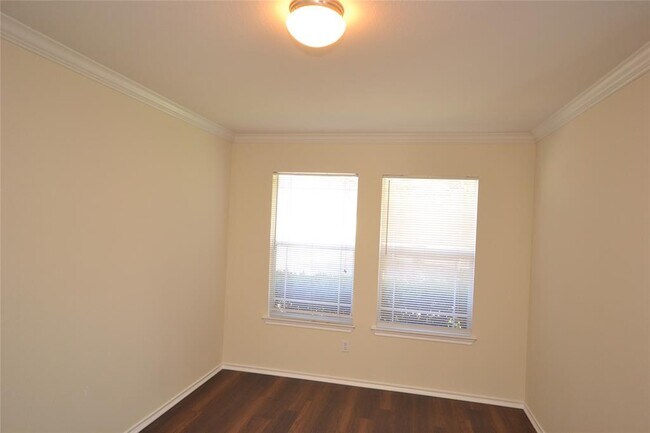 Building Photo - 114 Washington Square Dr