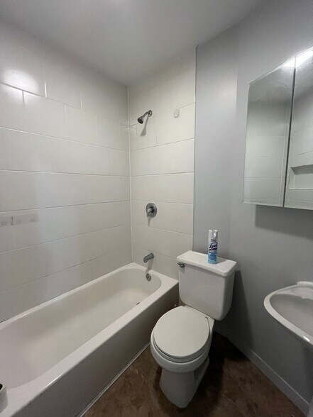 Building Photo - 43 Storms Ave