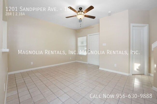 Building Photo - 2 bed 2.5 bath Townhouse in Mcallen