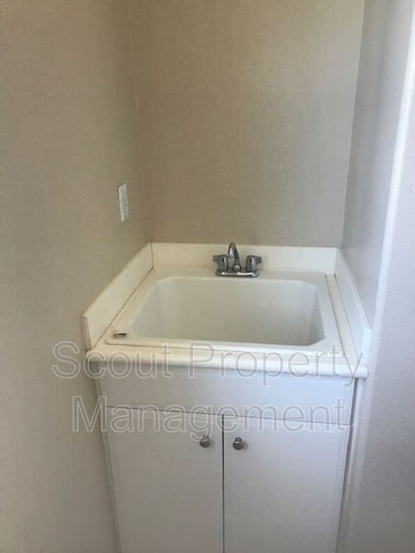 Building Photo - 28770 Oak Park Ln