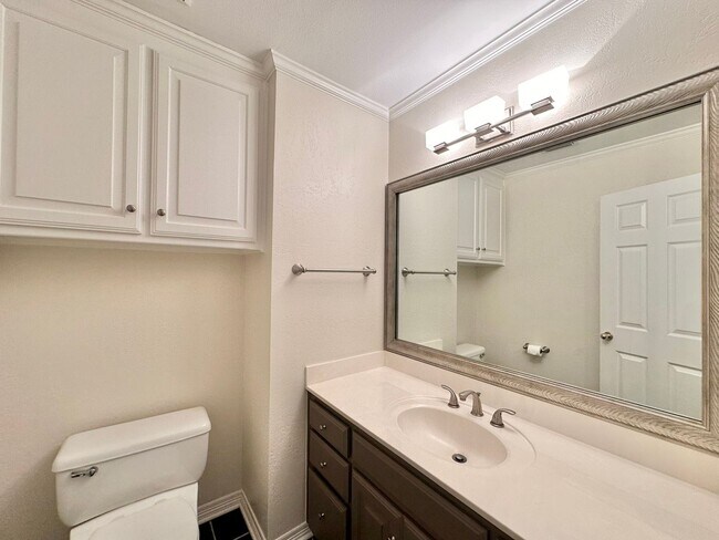 Building Photo - Stunning Home in the Heart of Tyler! 3bd 2...