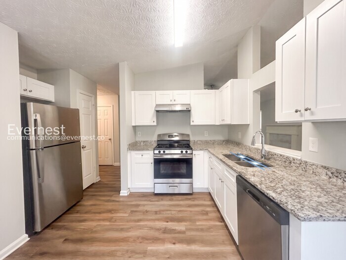 Building Photo - 2132 Briar Glen Ln SW