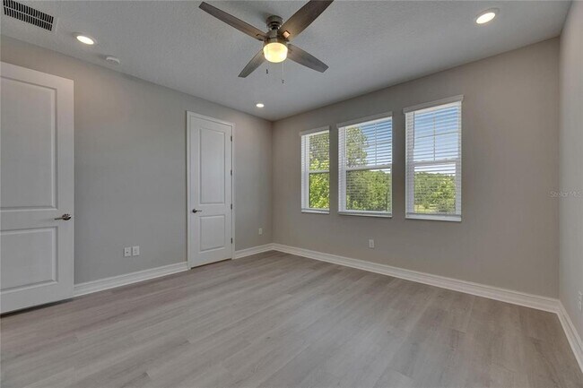 Building Photo - 4899 Isola Ct