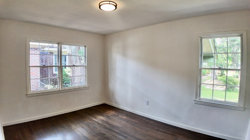 Building Photo - 1464 E 41st St