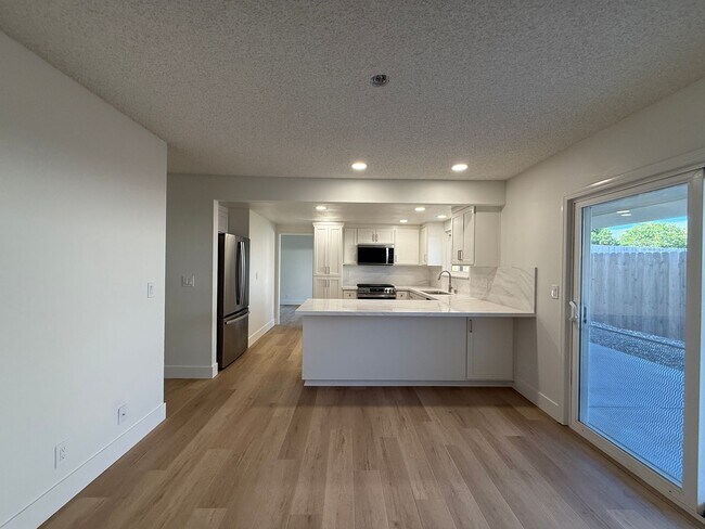 Building Photo - Just Beautifully Updated Village Hills Single Story Home in Orcutt