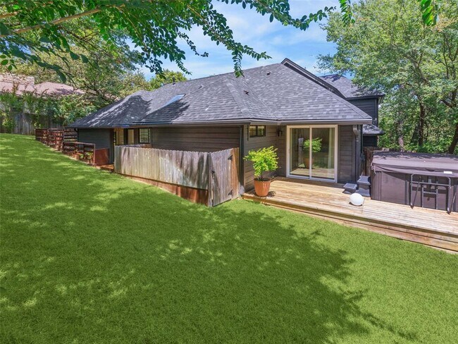 Building Photo - 3911 Dry Creek Dr