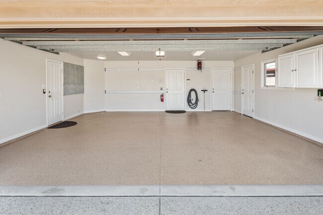 Building Photo - Custom Single Story in coveted Alvarado Es...
