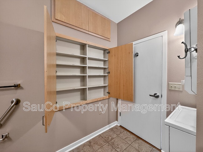 Building Photo - 1425 NE 61st Ave
