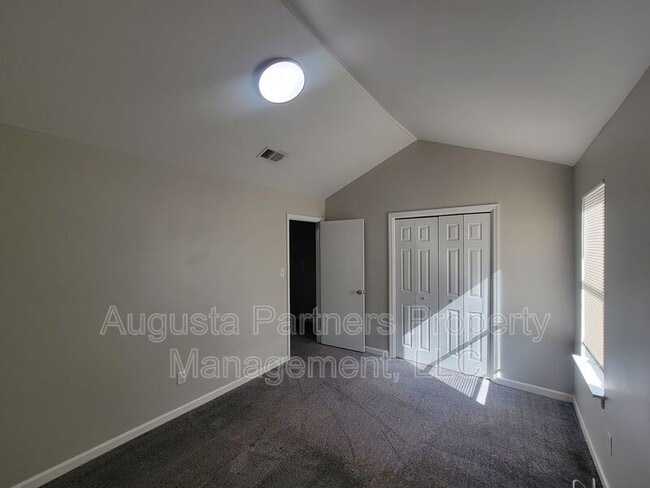 Building Photo - 152 Chalet North CT