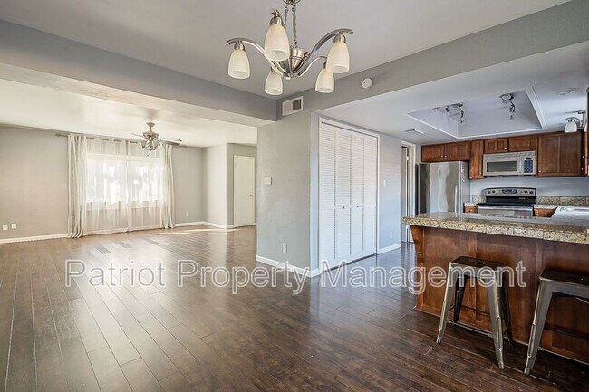 Building Photo - 8331 E Thomas Rd