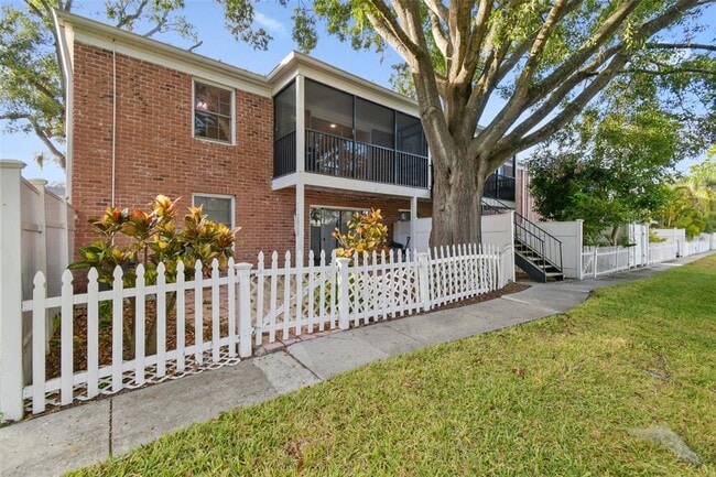 Building Photo - 13691 Orange Sunset Dr