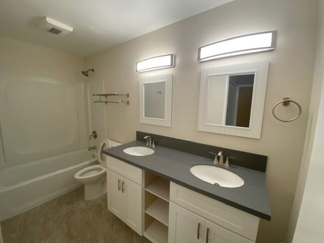 Building Photo - Cute 1 Bedroom Condo in the Heart of San Marcos Available Now!