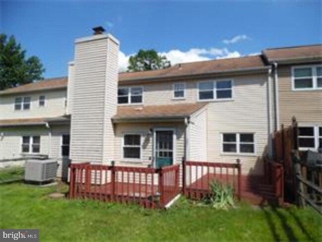 Building Photo - 4 Beaver Hill Rd