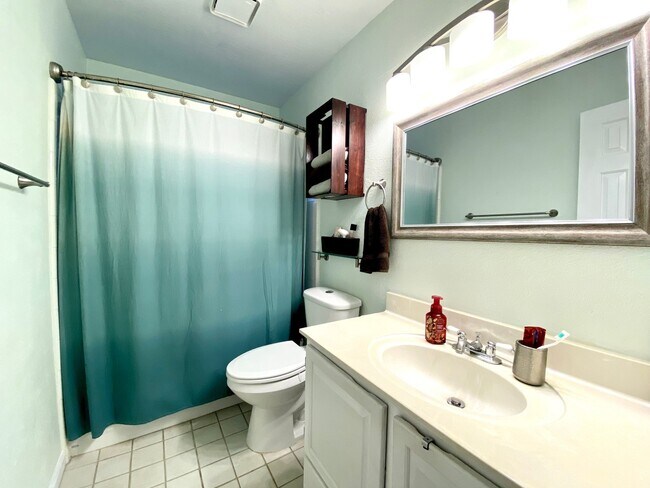 Building Photo - 13706 Morningbluff Dr