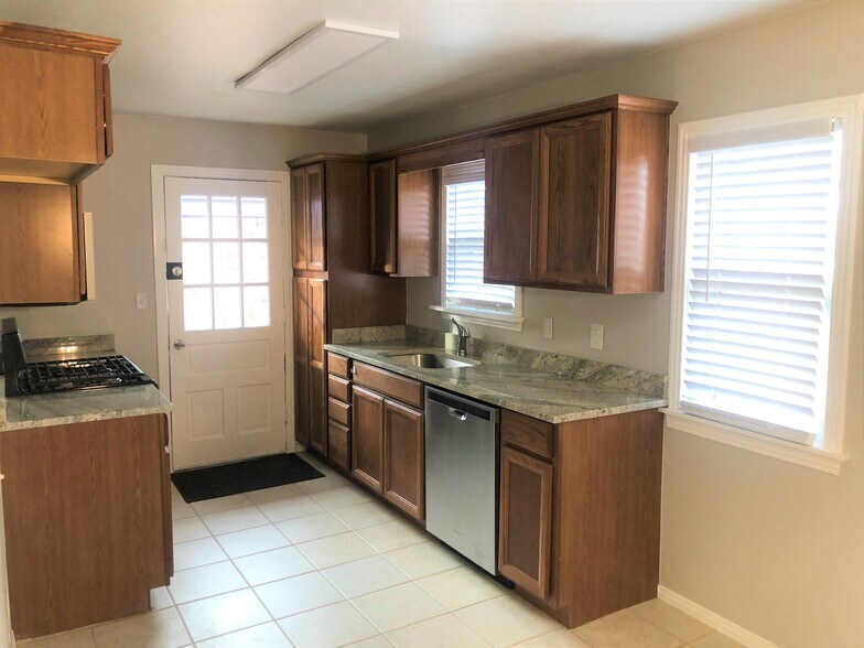 Building Photo - 3012 NW 44th St