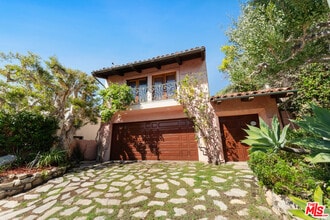 Building Photo - 23351 Malibu Colony Rd