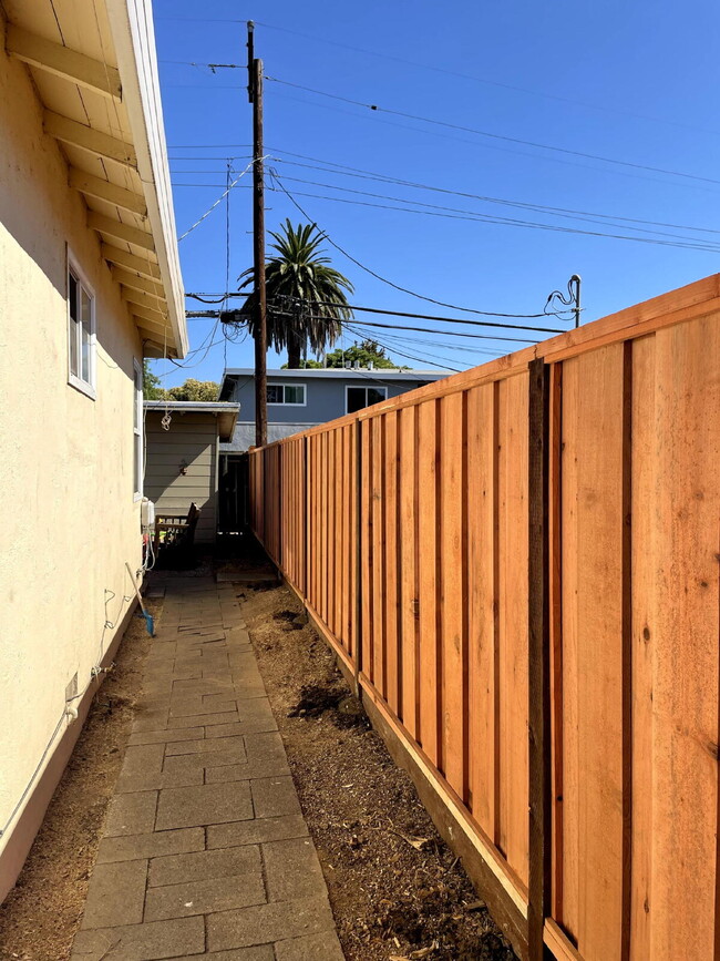 Building Photo - Peaceful 2-Bedroom Duplex with Private Yard & Bonus Studio Shed (San Jose)