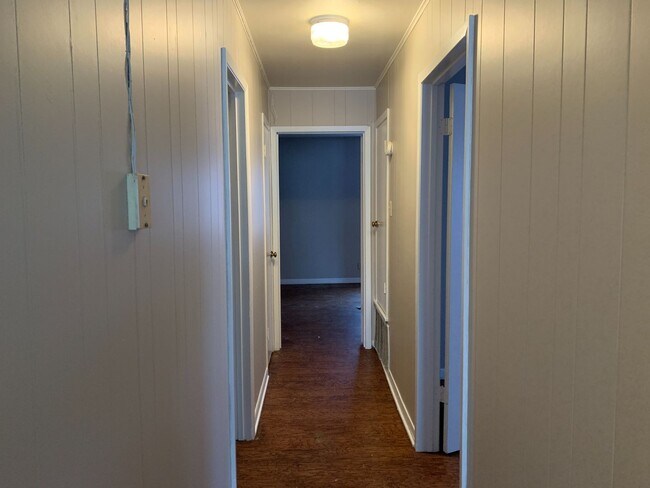 Building Photo - 616 Jeanette Ave