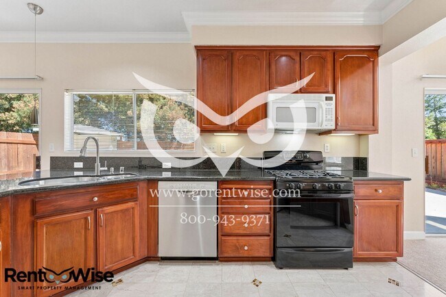 Building Photo - 406 Grenadine Way