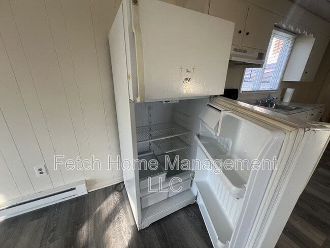 Building Photo - 636 Lincoln Hwy E