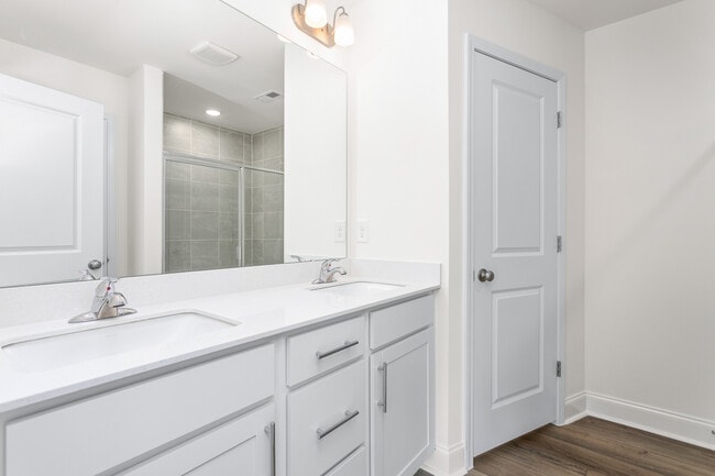Building Photo - 1149 Tembrook Dr