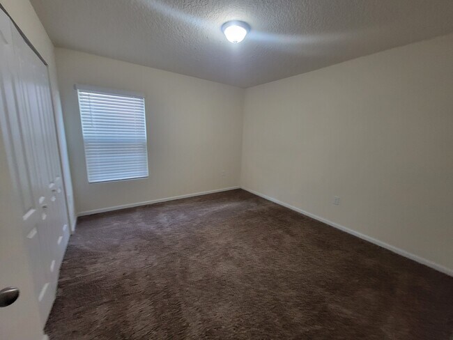 Building Photo - 7940 Meadow Walk Ln