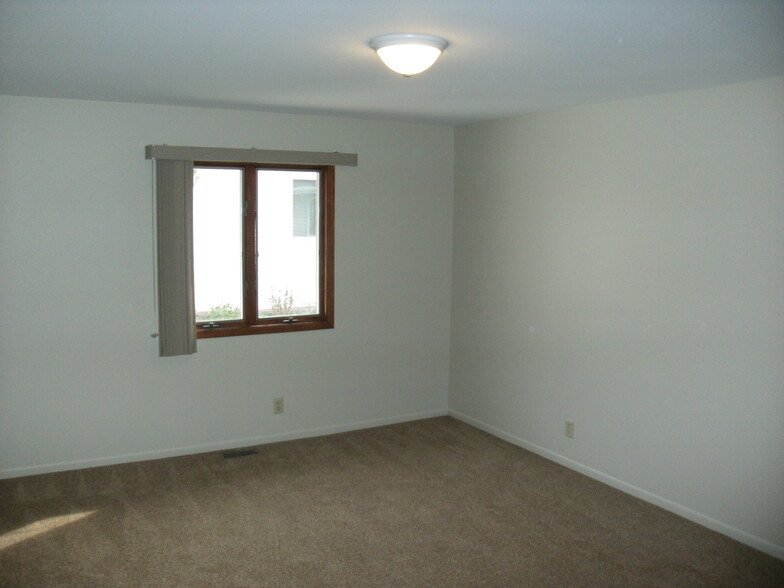 2nd Bedroom - 11313 Douglas Ave