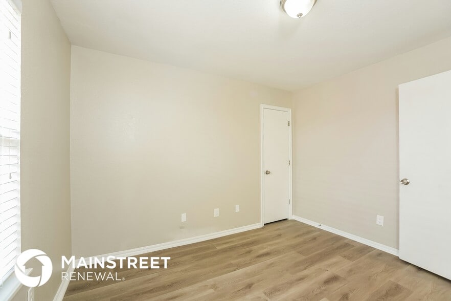 Building Photo - 1704 Jackson Dr