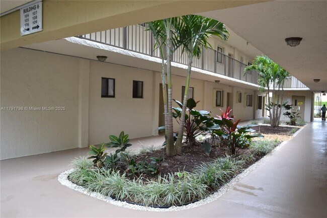 Building Photo - 8005 SW 107th Ave