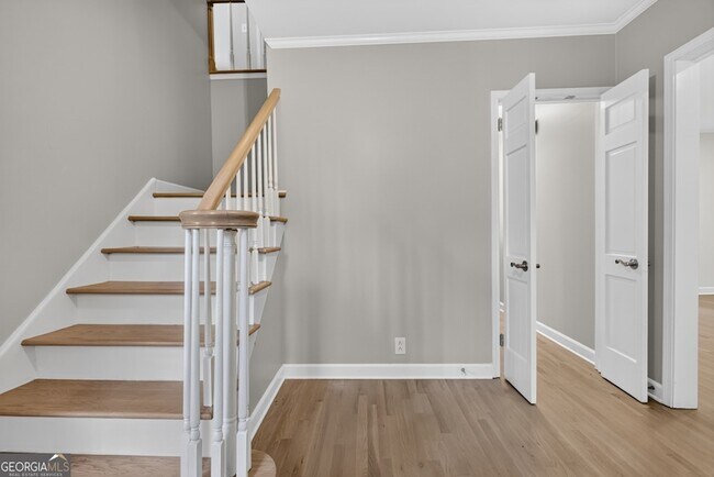 Building Photo - 4854 Springfield Dr