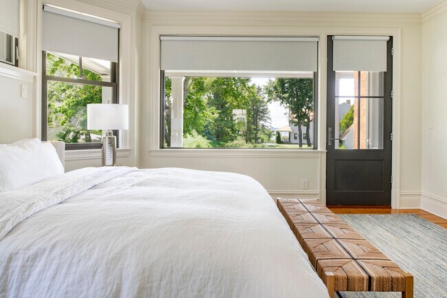 Building Photo - 9 Arlington Ave