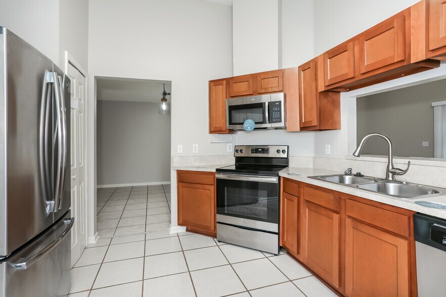 Building Photo - 7859 Collins Ridge Blvd E